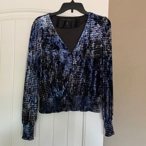 White House black Market top size M